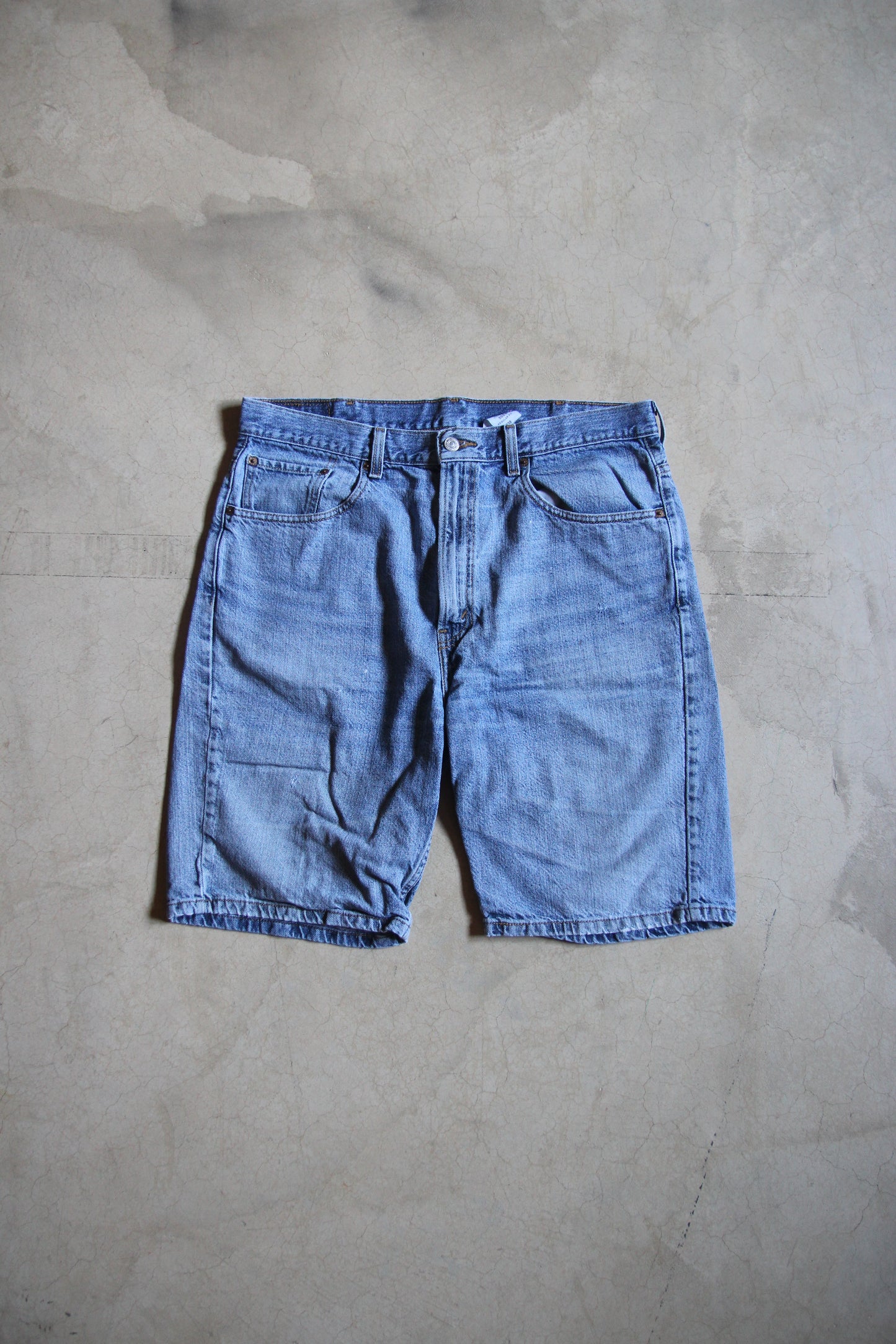 Vintage Levi's 505 Denim Shorts (38)