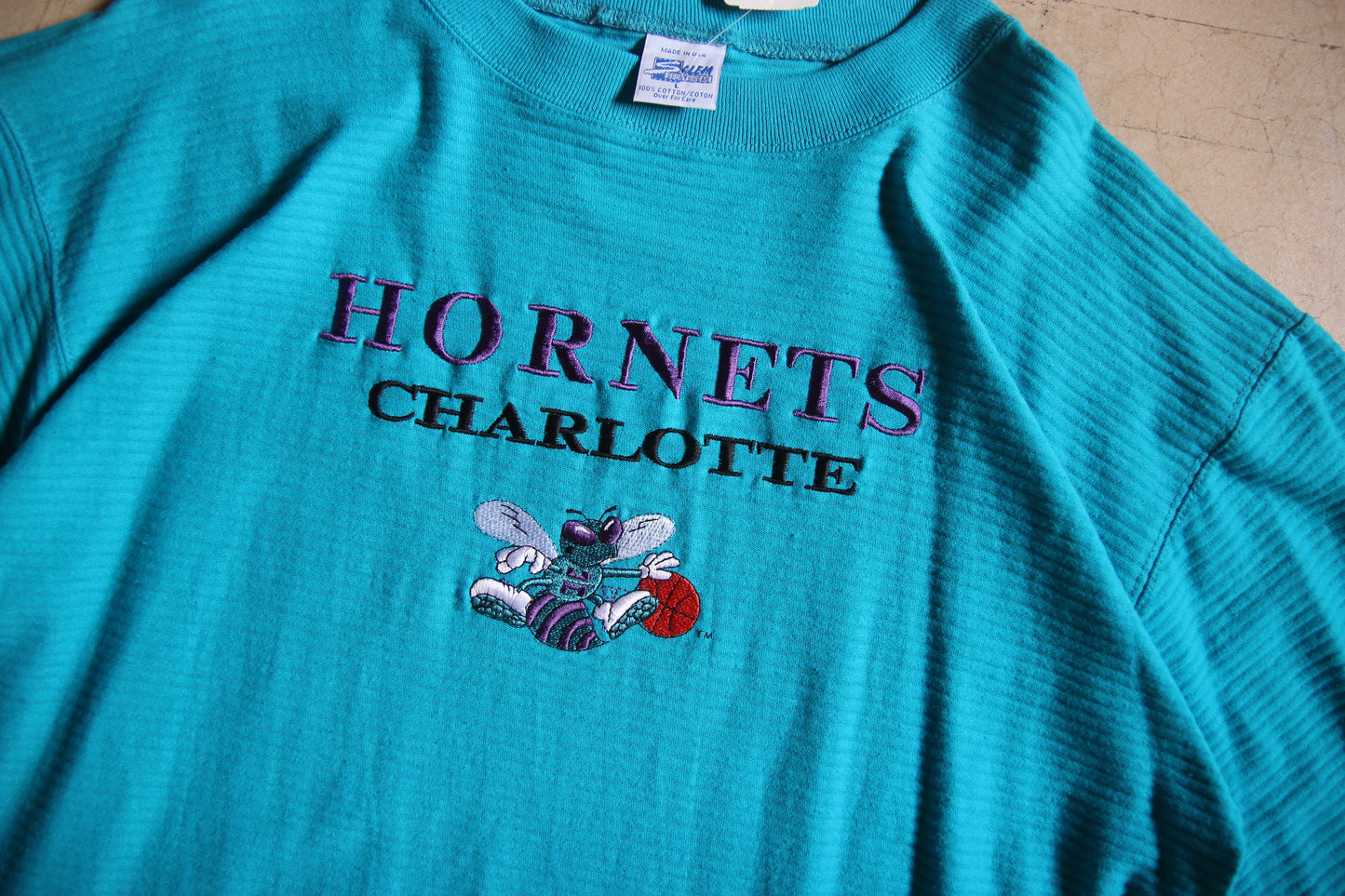 Vintage 90s Charlotte Hornets Deadstock Shirt (L)