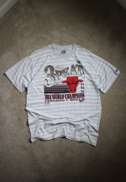 Vintage 90s Chicago Bulls 3-Peat Shirt (XL)