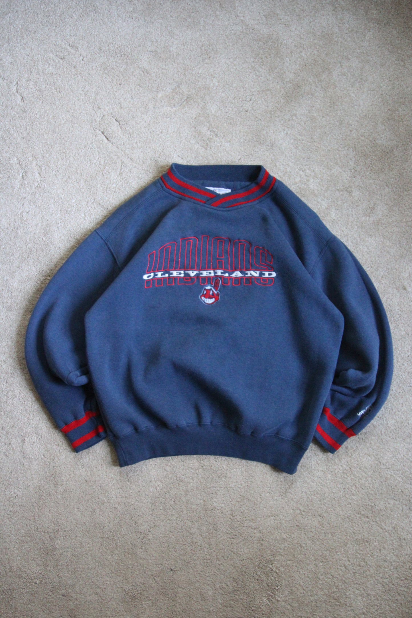 Vintage 90s Cleveland Indians Crewneck (Youth L)