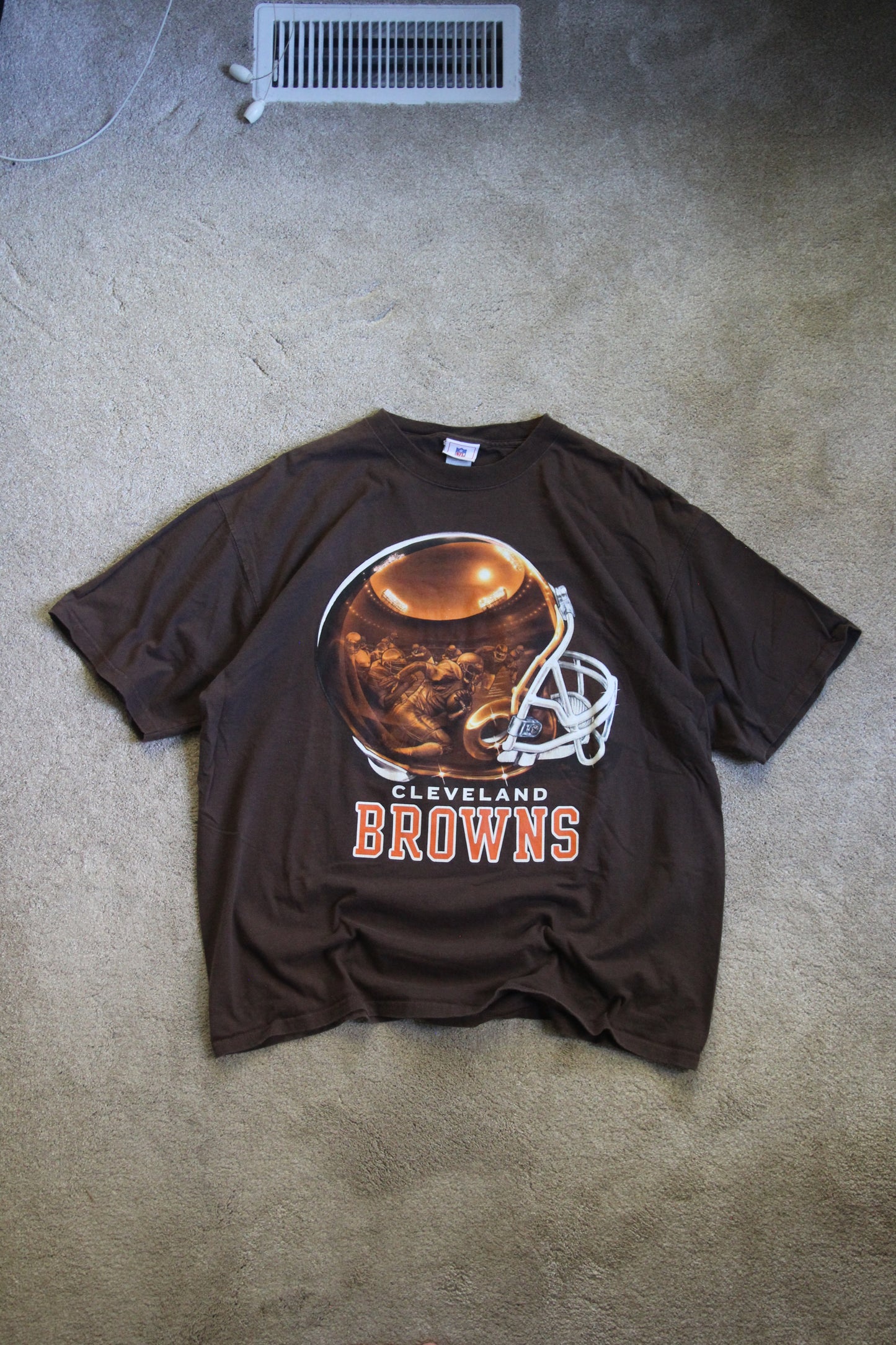 Cleveland Browns Big Helmet Shirt (XXL)